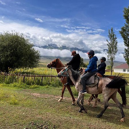 Kyzart Hotel & Horse Tours Bagysh Ngoại thất bức ảnh