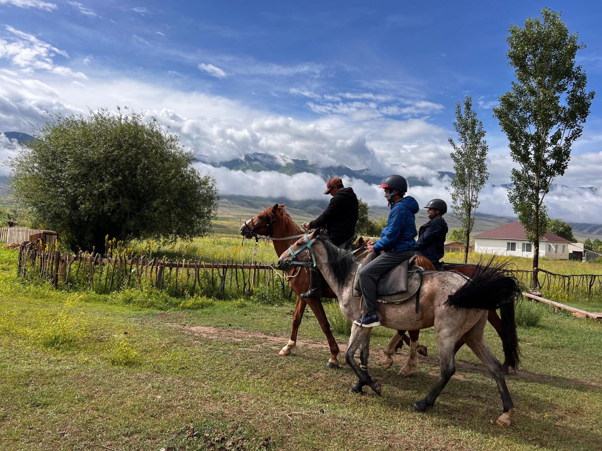 Kyzart Hotel & Horse Tours Bagysh Ngoại thất bức ảnh